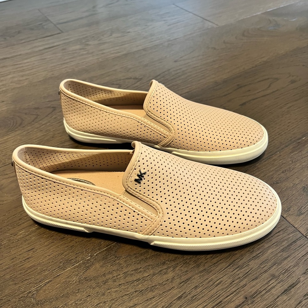 Michael Kors slip on shoes - Picture 2 of 5
